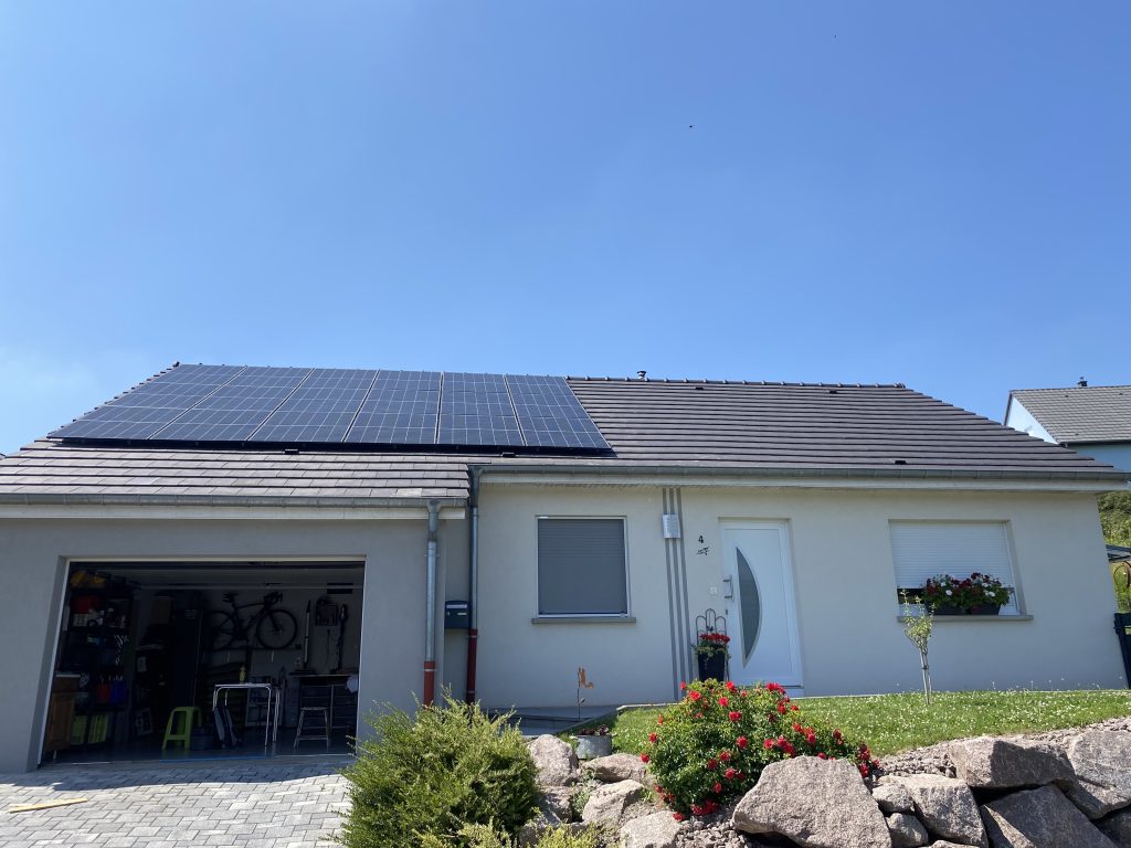 Installation de panneaux photovoltaïques 6 kWc avec batterie virtuelle à Troisfontaines