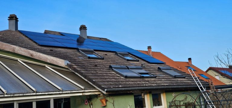 Pose de panneaux solaires en Moselle : installation TCL Sun-Power 450 Wc Full Black avec onduleur SolarEdge 8 kW